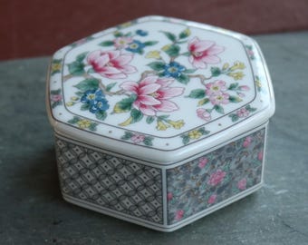 中国康熙帝の青白陶器の梅蓋壺 - Etsy 日本