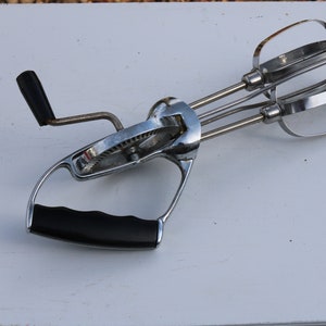 Vintage ROYAL BRAND EGGBEATER Just Found in An Old New England Home  1950s 60s Country Kitchen Home Decor