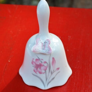 70s Feminine 3D Butterfly and Pink Lily Dinner BELL