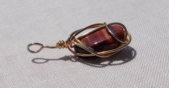 TIGERS EYE STONE Pendant 1970s Flower Power Jewel… - image 1