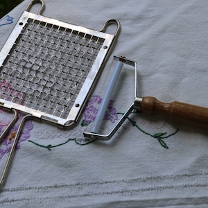 Metal Cheese Grater. Mandolin. Vintage Vegetable Grater. Year 50. Retro  Kitchen Décor. Slow Food. Kitchen Memorabilia. 