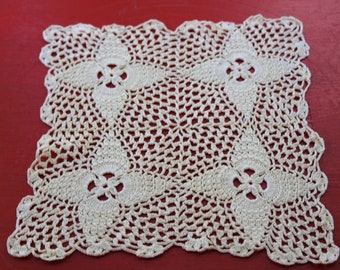 Deco SQUARE 30s Antique Handmade Table DOILY Yellowed White