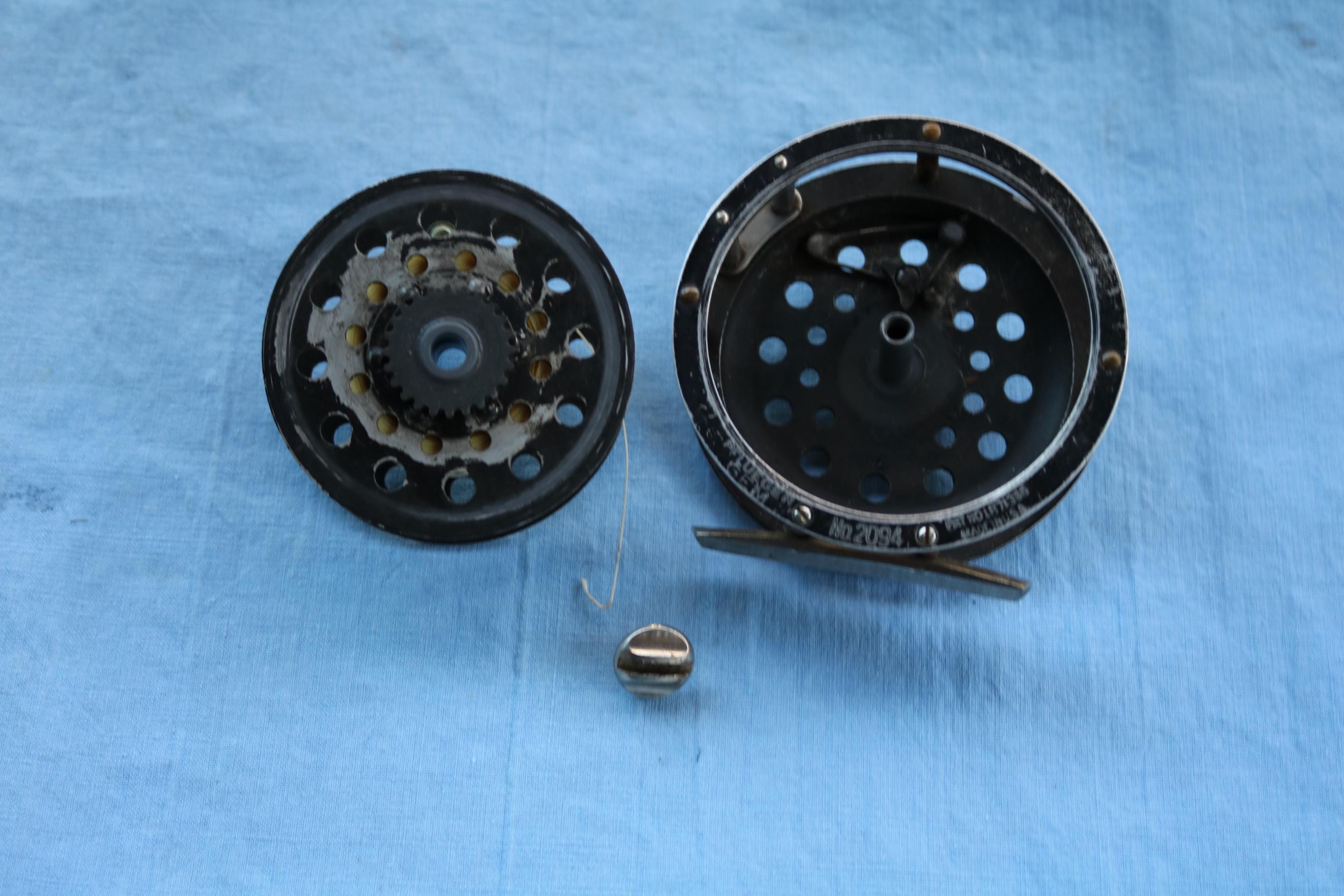 ド*ン様 Pflueger GEM 2094 Very Old Pflueger Gem 2094 Fly Reel Does Have Surface Wear