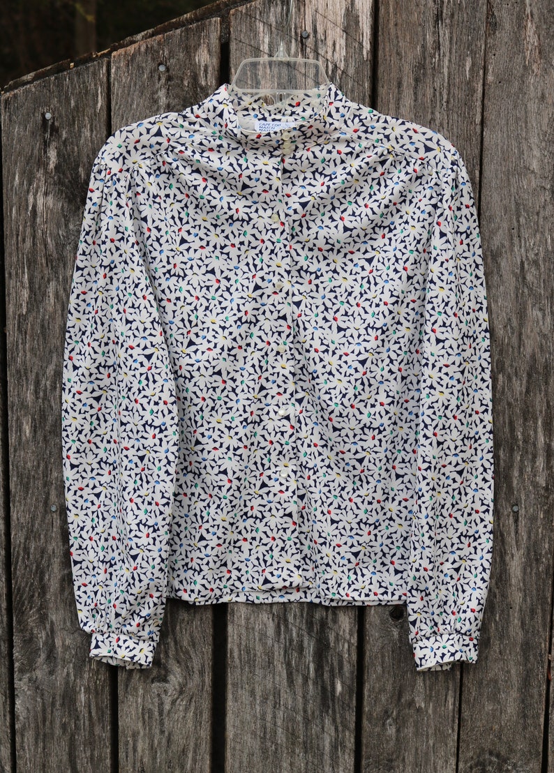 70s Large White /& Navy Blue DAISY Print BLUSE by Cape Cod Match Mates USA Long Sleeved e
