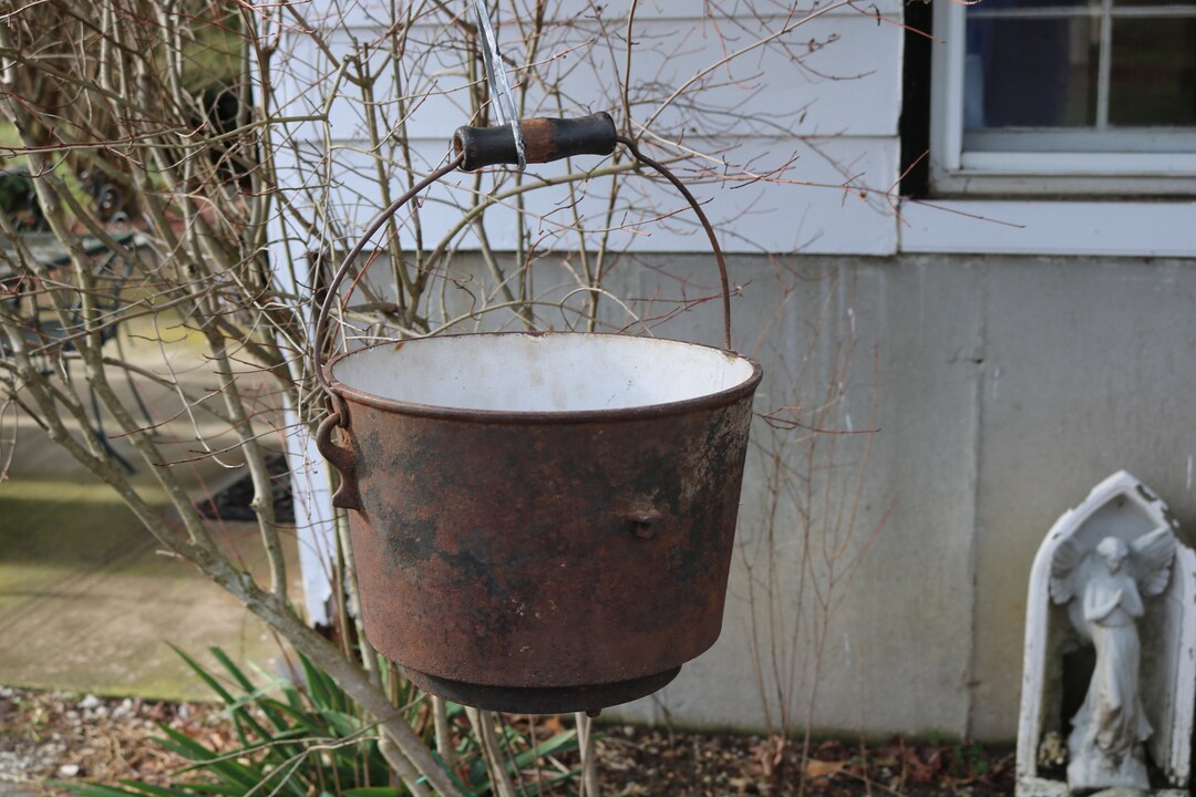 Antique 1900s Industrial SMELTING BUCKET Pot Wooden Handle Blackmetal