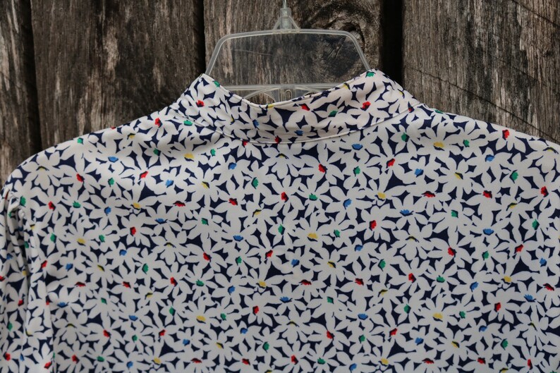 70s Large White /& Navy Blue DAISY Print BLUSE by Cape Cod Match Mates USA Long Sleeved e