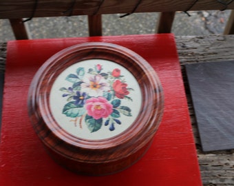 Good Old Fashioned CAKE TIN Like Grandma used to use Marked Container By  GUILDCRAFT  New York Faux Wood and  Rose Floral Finish  E1940s