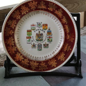 70s CANADA Coat of Arms and Emblems Gold Maple Leaf on Dark Red Collectible Plate