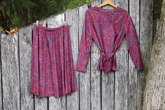 70s Burgundy Paisley Print Tunic and Skirt by She… - image 2