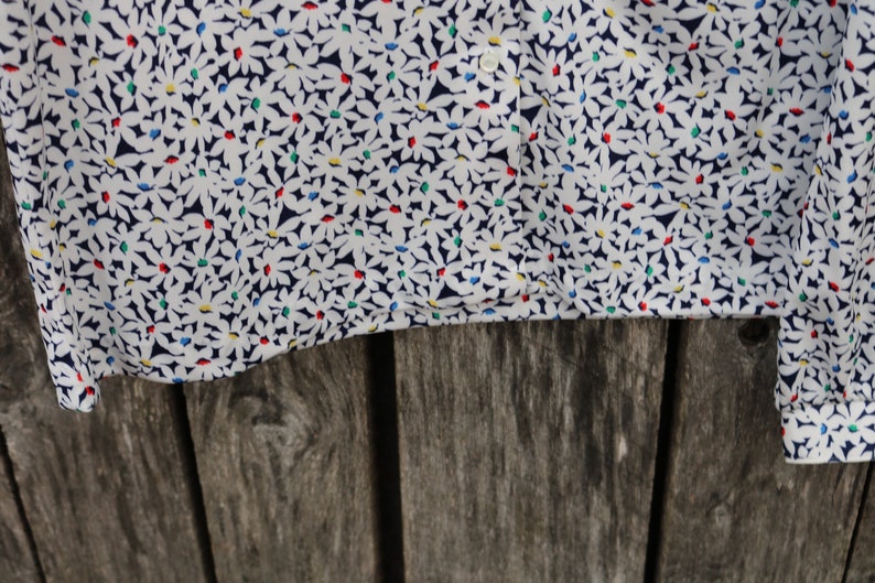 70s Large White /& Navy Blue DAISY Print BLUSE by Cape Cod Match Mates USA Long Sleeved e