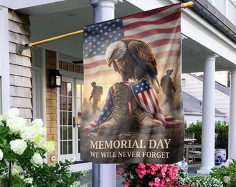 Memorial Day Garden Flag We Will Never Forget, Bald Eagle American Yard Sign, Military Combat Boots Soldier Tribute Yard Decor TD-0404-IKKJ