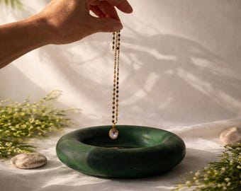 Portagioie minimalista in gesso | Portagioie rotondo | Piatto decorativo moderno | Accessorio per la casa fatto a mano | Idea regalo