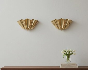Applique murale demi-fleur Mid-Century en laiton - Lumière moderne faite main
