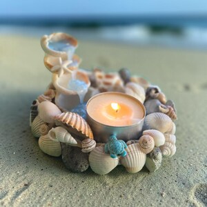 Portavelas artesanal de concha marina / Decoración costera oceánica con detalle de tortuga marina