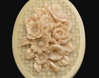 Handmade Artisanal Beeswax Ornament - WILDFLOWER OVAL