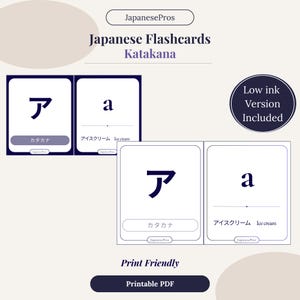 Puede incluir: Tarjetas did&aacute;cticas japonesas con caracteres Katakana. Las tarjetas son blancas con un borde azul oscuro e incluyen el car&aacute;cter Katakana "ア" y la letra inglesa "a". Tambi&eacute;n se ve el texto "Low ink Version Included".