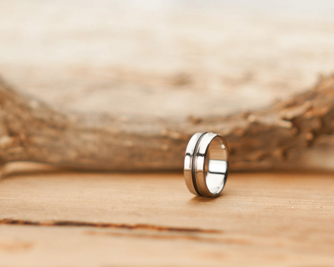 Screw Design Men's Wedding Ring in Titanium (8mm