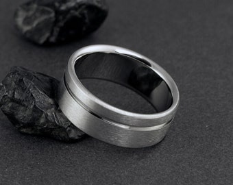 Simple Titanium Wedding Band, with a Low Flat Profile and a Natural Plain Pinstripe, shown in a Brushed Finish