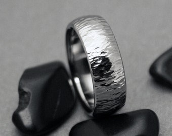 Anello in titanio con finitura martellata, fede nuziale unisex personalizzata con larghezze e incisioni personalizzate, lucido