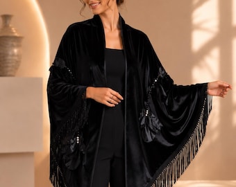 Luxe zwartfluwelen avondsjaal, omslagdoek met bloemenappliqué, elegante poncho met franjes