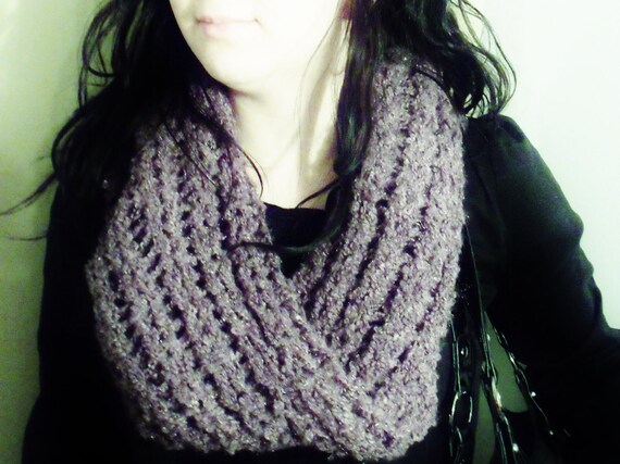 Items similar to Mobius infinity scarf LOOM KNITTING ...