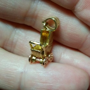 14k 3D Baby Carriage Two-Tone Charm Pendant for Bracelet NOS Movable zdjęcie 4