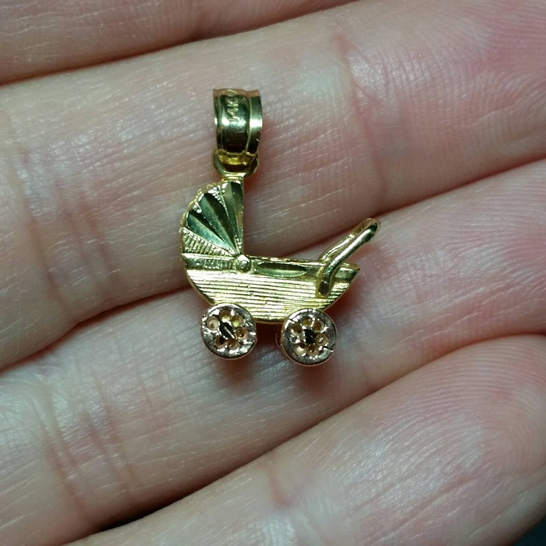 14k 3D Baby Carriage Two-Tone Charm Pendant for Bracelet NOS Movable zdjęcie 1