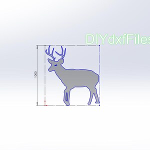 Może przedstawiać: Szary kształt jelenia ze wskaźnikiem pomiaru 1000 mm. Jeleń ma duże rogi i stoi. Tekst "DIY dxf Files" znajduje się w prawym górnym rogu.
