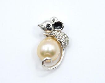 Sterling Silver Pearl Mouse Pendant – Freshwater Pearl, Crystal Accents, Whimsical Animal Jewelry