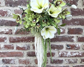 Bolso de novia con ramo – Elegante bolso con flores realistas, accesorio de boda para guardar como recuerdo.