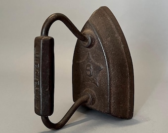 Geneva Antique SAD iron