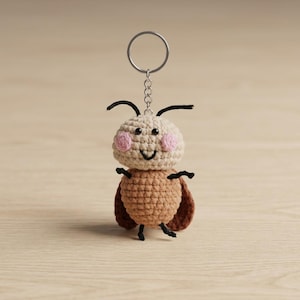 Funny Cockroach Keychain Crochet Bag Charm Quirky Amigurumi Bug Keyring Ugly Cute Backpack Accessory Gag Gift for Friend Novelty Item