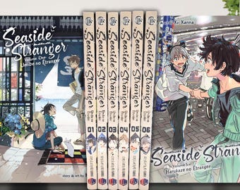 Puede incluir: Una colección de volúmenes de manga titulada "Seaside Stranger" de Kii Kanna. Los lomos muestran el título de la serie y los números de volumen 01-06. Las portadas presentan ilustraciones coloridas de personajes y escenas de la historia.