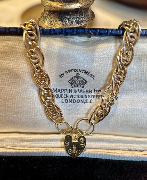 Vintage 9ct Gold Heart Padlock Bracelet | Ornate Openwork Links | Hallmarked 9ct Gold | Antique Mappin & Webb Box Included