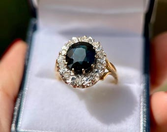 Breathtaking 1940s 18ct Gold Sapphire & Diamond cluster ring ~ 4ct centre stone