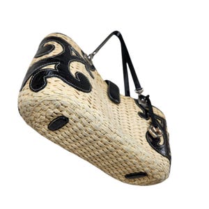 Brighton Straw Woven Shoulder Tote Black Leather Trim Heart Charm Summer Bag Vtg image 2