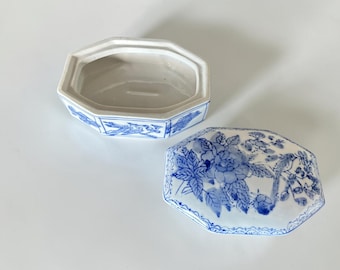 Pre-loved Oriental Chinese Blue and White Ceramic Trinket Dish Nature Birds Florals