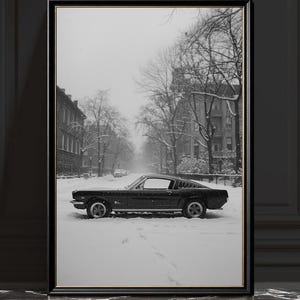 Ford Mustang Fastback-tryck, svartvitt muskelbilfotografi, monokrom bildekor