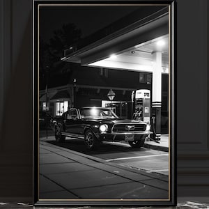 Ford Mustang Fastback-tryck, svartvitt muskelbilfotografi, monokrom bildekor