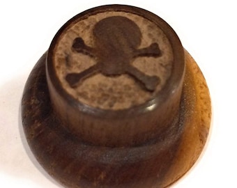 Skull Magnet or Custom Knob