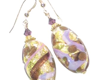 Orecchini pendenti in vetro di Murano: viola, bianco e oro 24kt