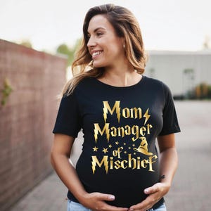 Mamma Manager of Mischief-tröja, trollkarlsfödelsedagsfamiljsresa-tröja