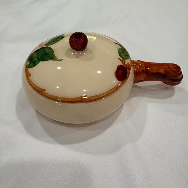 Cazuela individual con tapa Franciscan Apple de estilo vintage / Cerámica californiana decorada a mano / Hecha en EE. UU. / Cazuela con tapa / Franciscan Ware