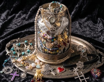 Gothic Mystery Schmuckglas, handgemacht, Dark Aesthetic Punk Mix, zufällige Ringe Halsketten Armbänder, Alternatives Überraschungsgeschenk für Sie