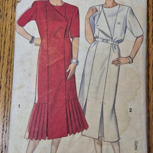 Vintage New Look Maudella 6585 Sewing Pattern Dress - Six Sizes in One 8-18