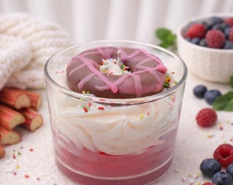 Bougie petite gourmande Donuts parfum rhubarbe et myrtille