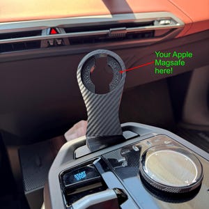 BMW iX MagSafe Charger Mount Carbon Fiber Pattern