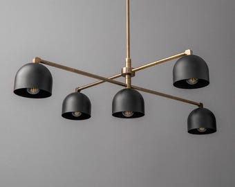 Mosiężny żyrandol | Lampa wisząca z ramieniem wahadłowym w stylu Mid Century Modern