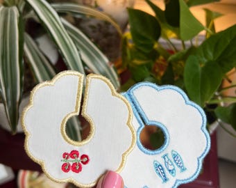 Embroidered Scallop Wine Glass Tags | Reusable Fabric Drink Markers | Italian Summer Party Gift | Girlie Mini Designs | Gift Item
