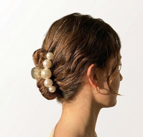 Large Pearl Claw Clip: Clear Acrylic Bridal Updo Accessory  display picture 3